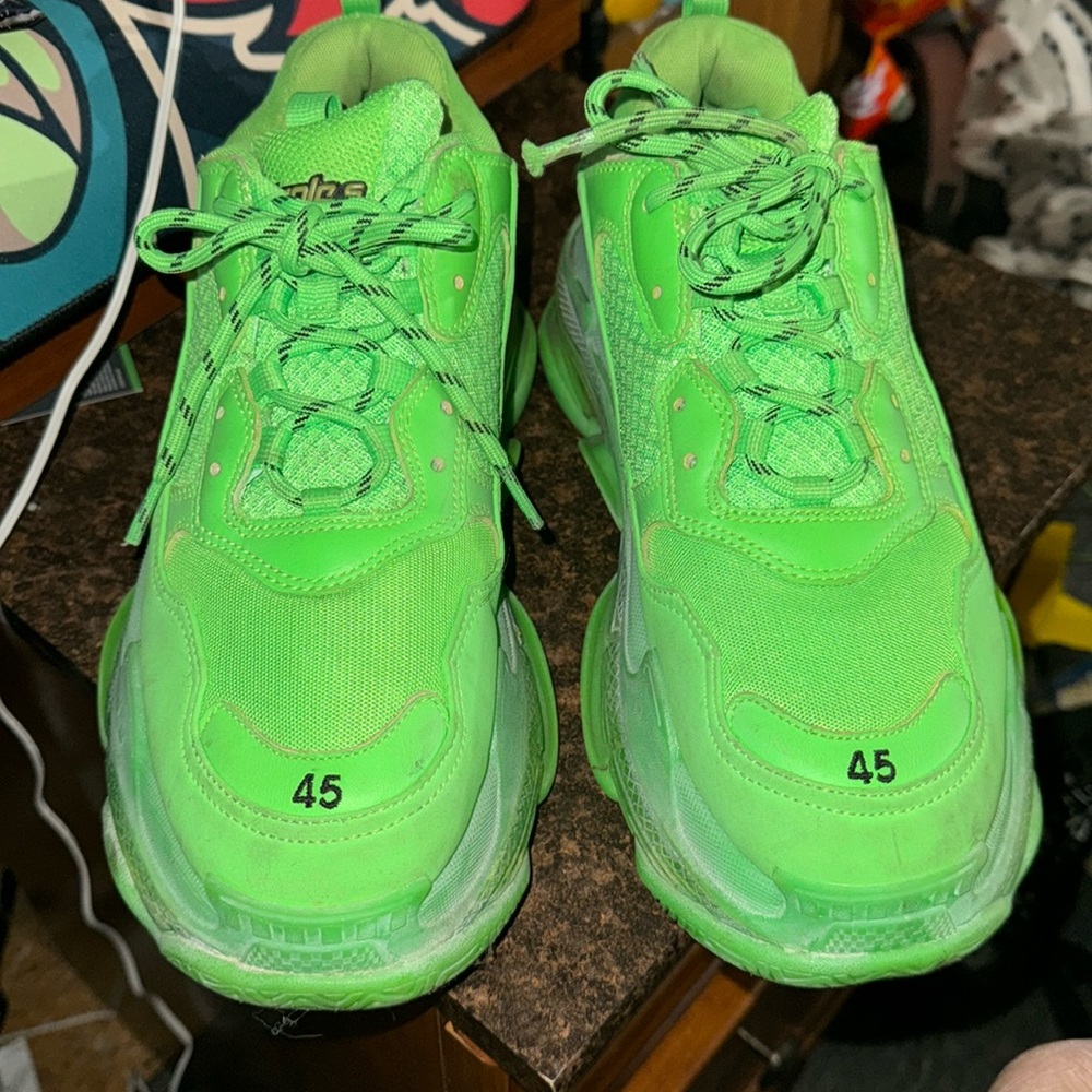 balenciaga triples size 45 (10.5)